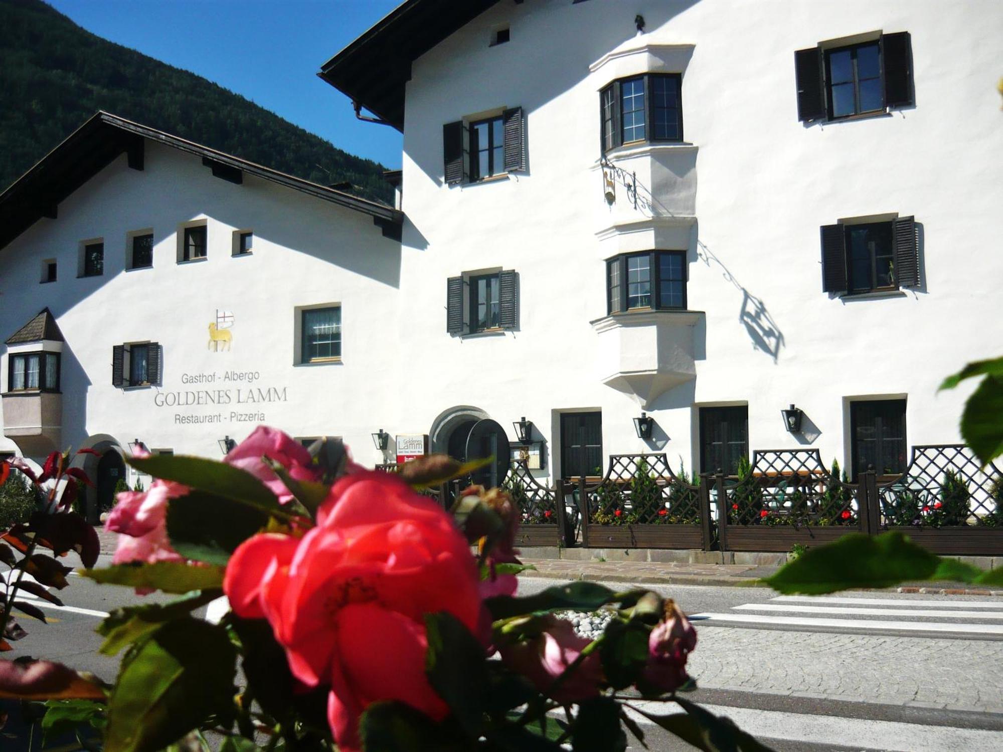 Gasthof Goldenes Lamm Vahrn Extérieur photo